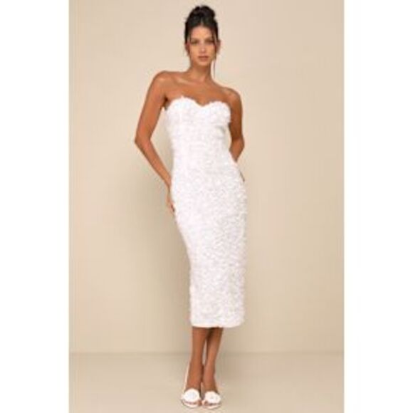 Lulus Dresses & Skirts - Lulus Gorgeous Mentality 3D Floral Strapless Midi Dress White S